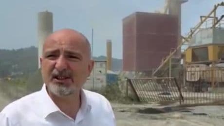 Hopa Belediye Başkanı Utku Cihan’dan asfalt tesisine tepki: Toz bulutları altında yaşamaya mahkûm değiliz