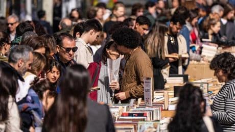 Sant Jordi, a por un nuevo baño de libros y masas