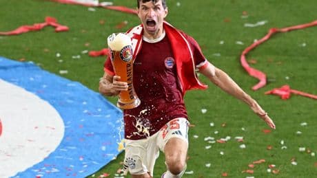Große Emotionen beim FC Bayern: Müller-Abschied mit Pointe und Kakadu - "Wird ewig wirken"