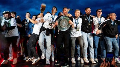 Auftritt von Star-Moderator - So feiert Berlin seine Handball-Helden