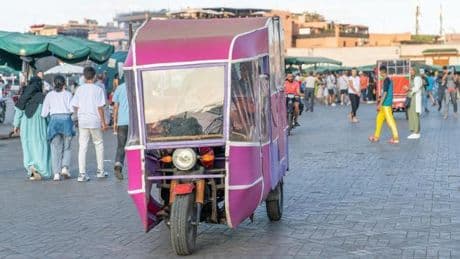 Mueren siete personas al volcar una moto triciclo en el sur de Marruecos