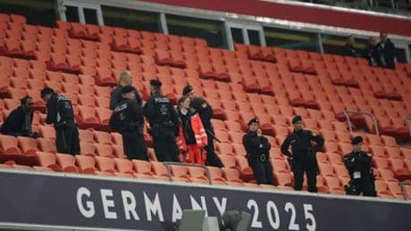 Nations League in München: Fan stürzt bei Finale in den Tod