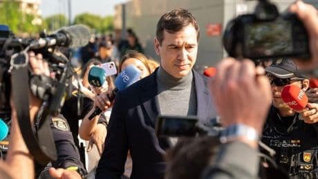 El hermano de Pedro Sánchez ya no forma parte de la plantilla de la Diputación de Badajoz