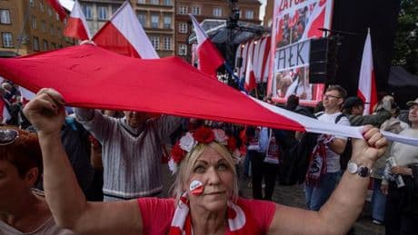 Präsidenten-Stichwahl in Polen: Mehr als Hunderttausend Polen demonstrieren vor Präsidentschaftswahl