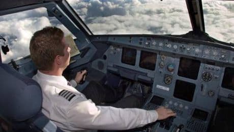 Incidenti aerei, dai fattori ambientali ai guasti tecnici: quali sono le cause più comuni