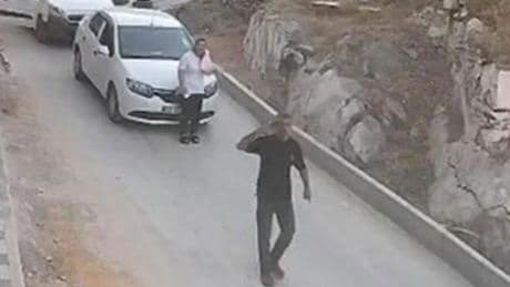 İzmir'de dehşet anları: Tartıştığı eşini tabancayla vurup rehin aldı