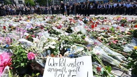 Messerattacke auf Marktplatz: Mannheim erinnert an vor einem Jahr getöteten Polizisten