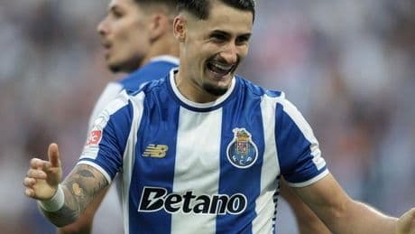 El vizcaíno Borja Sainz marca un doblete y ya acapara las portadas de la prensa portuguesa