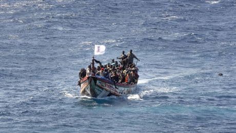 "Per cosa usano i minori". La rivelazione di Piantedosi sui migranti