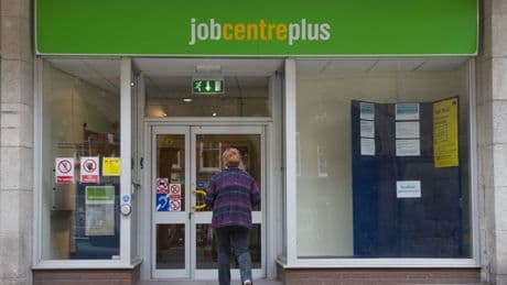 One in four employers plan to make redundancies in next three months, report claims