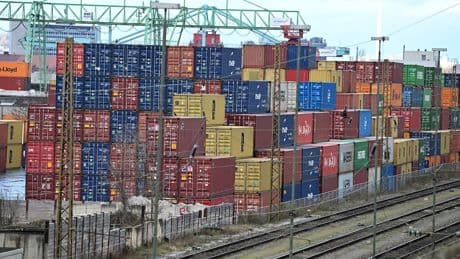 Zoll-Ungewissheit: Deutsche Exporte in die USA brechen ein