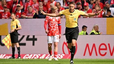 Erste und zweite Liga: Schiedsrichter-Durchsagen künftig wohl in allen Fußball-Stadien