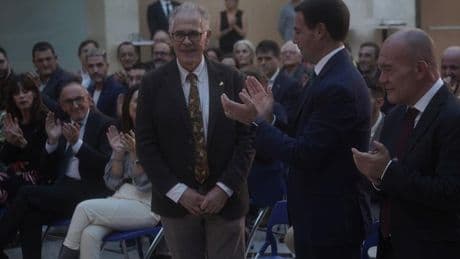 El lingüista Joaquín Gorrochategui recibe el Premio Euskadi de Investigación