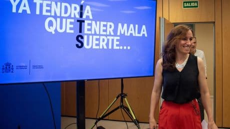"Ya tendría que tener mala suerte": la campaña que pretende frenar las ITS este verano