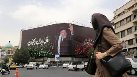 Aux abois, le régime iranien surjoue l’unité nationale