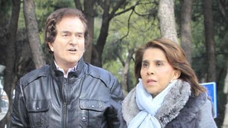 El dolor de Mirna Carvajal, viuda de Manolo de la Calva, y de sus dos hijos, tras la muerte del cantante del Dúo Dinámico