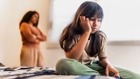 Fünf Schritte, um sich von einer narzisstischen Mutter zu befreien