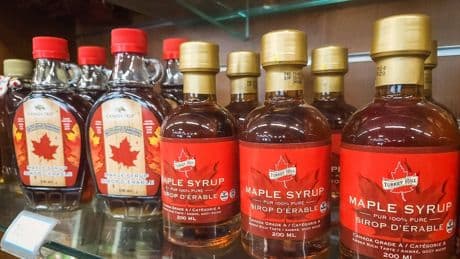 Wie Trumps 35-Prozent-Zölle jetzt für eine Ahornsirup-Krise in Kanada sorgen könnten