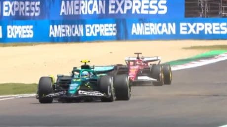 Fernando Alonso explota contra los Ferrari en Imola: &quot;Piensan que están solos en pista&quot;