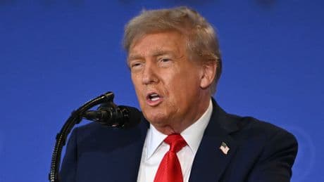 Brisanter Post vor Gipfel - Trump: „Selenskyj kann den Krieg sofort beenden“