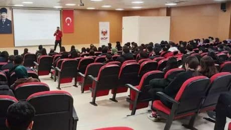 “Gençlik ve Güvenli Gelecek” seminerlerine tepki: "Güvenlik politikaları aşılanıyor"