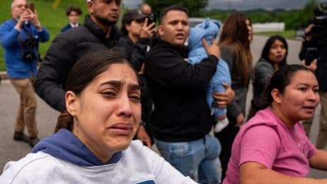 Trump ofrece mil dólares a los migrantes ilegales que decidan salir de EE UU