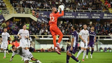 Il Napoli risponde alla Juve e cala il tris alla Fiorentina. Azzurri in testa a punteggio pieno