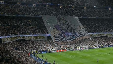 Así fue el mosaico del Santiago Bernabéu para buscar la remontada del Real Madrid contra el Arsenal en Champions