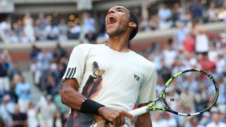 Félix Auger-Aliassime vecht zich langs Alex de Minaur en staat in halve finale US Open