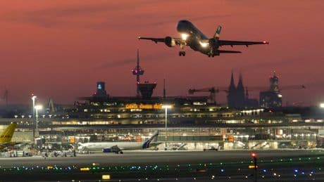 Die Betrunkene randalierte - Flugzeug muss wegen Britin in Köln notlanden