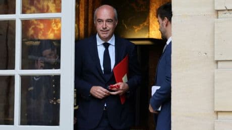 "J'ai encore du mal à réaliser": après le suicide du député Olivier Marleix, l'Assemblée nationale sonnée