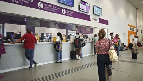 El servicio de alta velocidad Madrid-Galicia reanuda la circulación tras una semana de cortes por los incendios