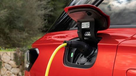 Deutsche kaufen weniger Autos: Dafür so viel Elektro wie noch nie