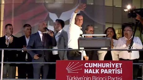 Aydın mitingi, transfer iddialarına da mesaj içeriyor: AKP’ye otobüsün üstünden yanıt