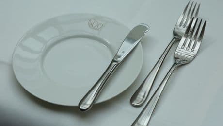 Mehrwertsteuersenkung in der Gastronomie: Bald billigere Schnitzel? Wohl kaum.
