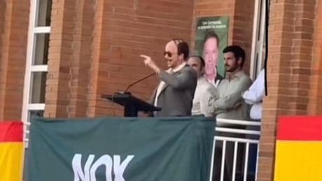 Se filtra una escena de 'Torrente presidente' con guiño a Abascal y Vox