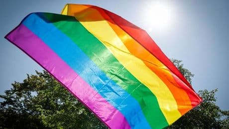 Demonstration: Polizei: Mehr als 1.000 Menschen bei Pride-Demo in Trier