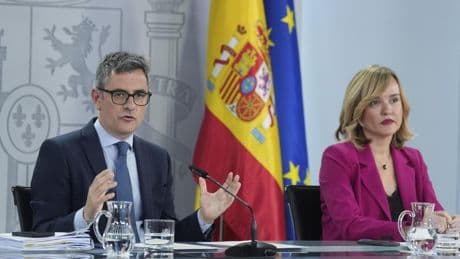 El Gobierno denunciará la filtración de los mensajes de Sánchez y acusa al PP de hacer "política de casquería"