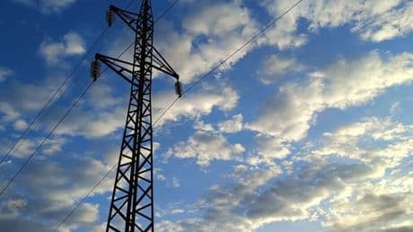 Competencia convoca una cumbre con las grandes eléctricas en pleno choque por el golpe millonario a las redes