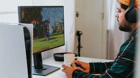 La IA entró en los videojuegos como experimento. Hoy más del 80% de los desarrolladores ya no saben producir sin ella