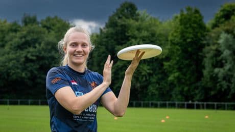 Frisbeester Floor Keulartz: ’Zo’n zweefduik als bij die kopbal van Robin van Persie maken wij heel vaak’