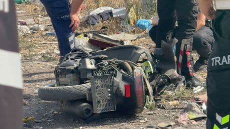 Hafif ticari araçla çarpışan motosikletin sürücüsü öldü