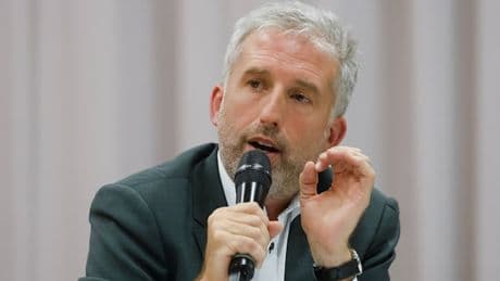 „Dann ist ,Remigration‘ tot“, sagt Boris Palmer auf der Bühne
