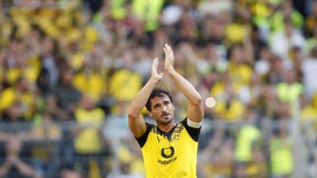 Foot : Mats Hummels honoré par Dortmund pour son dernier match