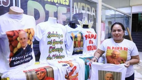 Leone XIV, sfida tra Chicago e Chiclayo. «Il Papa è nostro». «No, è un peruviano»