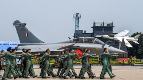 Bientôt un nouveau contrat pour 40 Rafale ? Pourquoi l'Inde raffole tant de l'avion de combat français