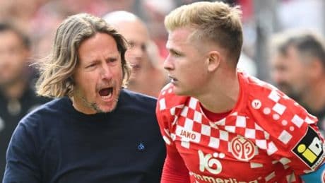 Frankfurt ist sich mit Nationalspieler Burkardt über Wechsel einig