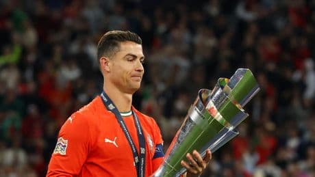 Cristiano Ronaldo, a pecho descubierto: "Si tuviera que romperme una pierna lo haría"