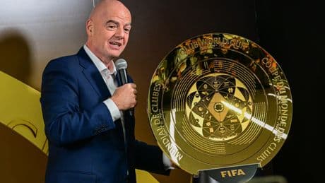 Mundialito: el fútbol contra sí mismo