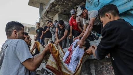 Nuova strage della fame a Gaza. In coda per gli aiuti: uccisi in 27